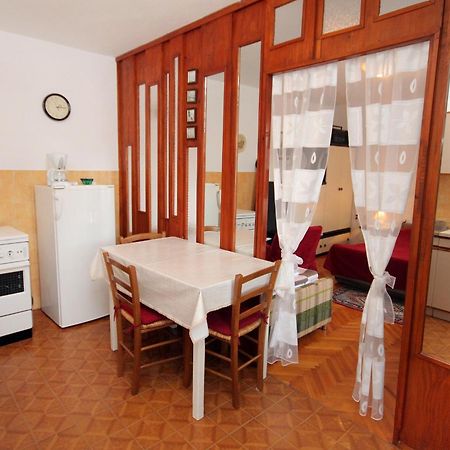 Apartments With A Parking Space Novi Vinodolski - 2423 Rum bild